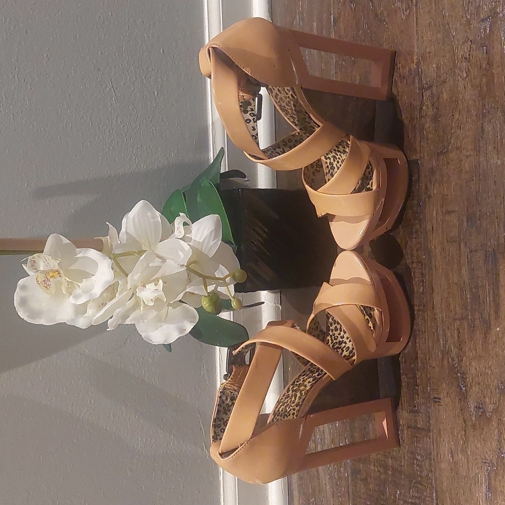 ❣️💫MARK DOWN💫❣️Nude High heel shoes